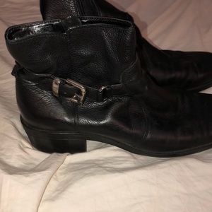 LAST CALL black booties